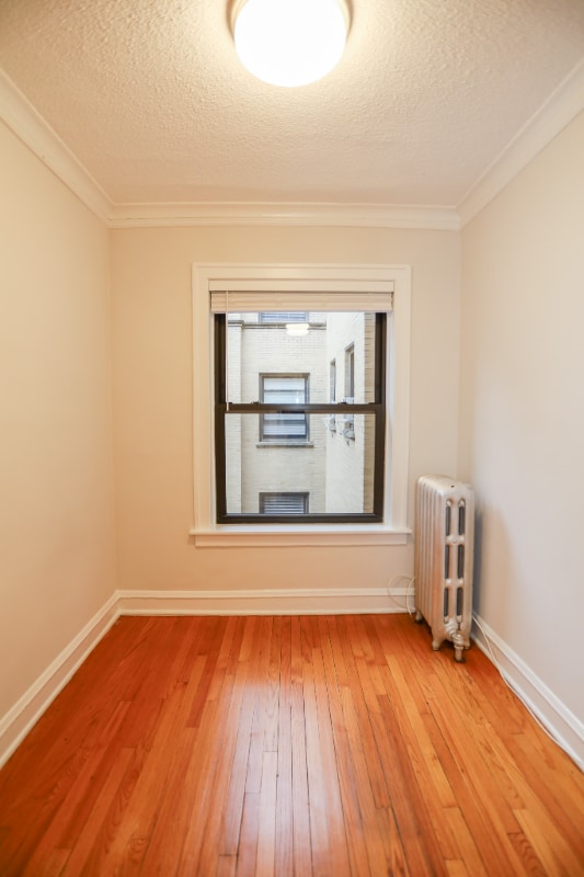 Building Photo - 6039 N Kenmore Ave