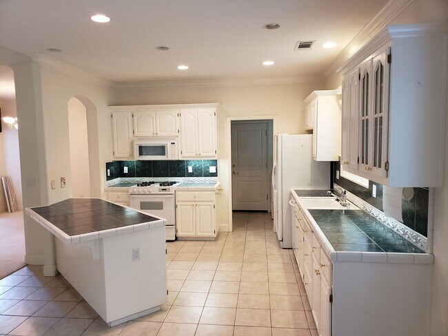 Foto del edificio - 3 bedroom 2 bath home in Mary Lake
