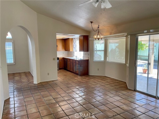 Foto del edificio - 680 Goldenrod St