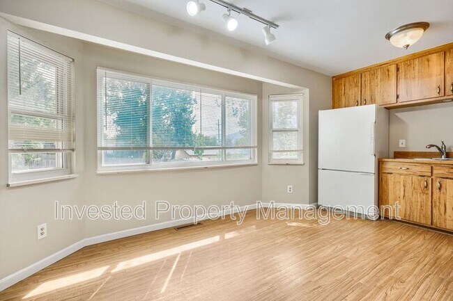 Building Photo - 403 Elmwood Dr
