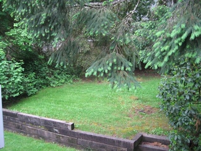 Building Photo - Coming Soon! Spacious 3 BD, 2.5 BA Home in Beaverton