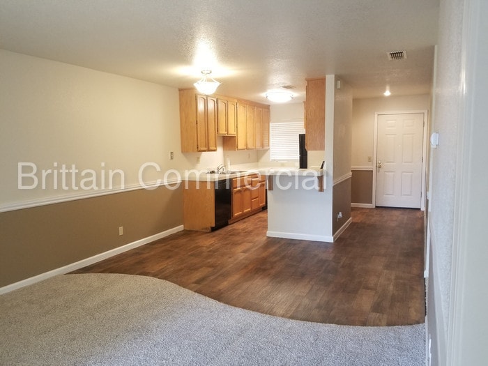 5325 El Camino Ave Unit 204, Carmichael, CA 95608 Condo for Rent in