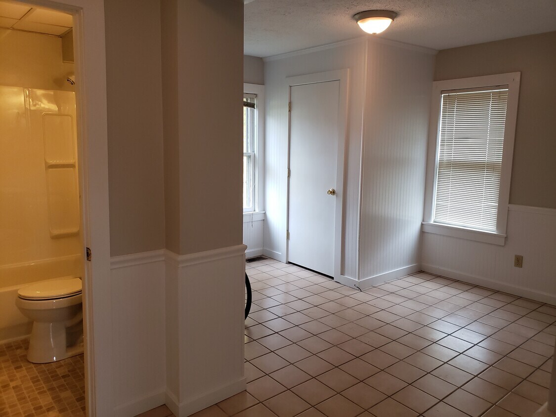 500 N Catherine St Unit B, Mount Vernon, OH 43050 Apartments in Mount