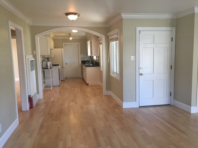 Building Photo - 2049 Elinora Dr