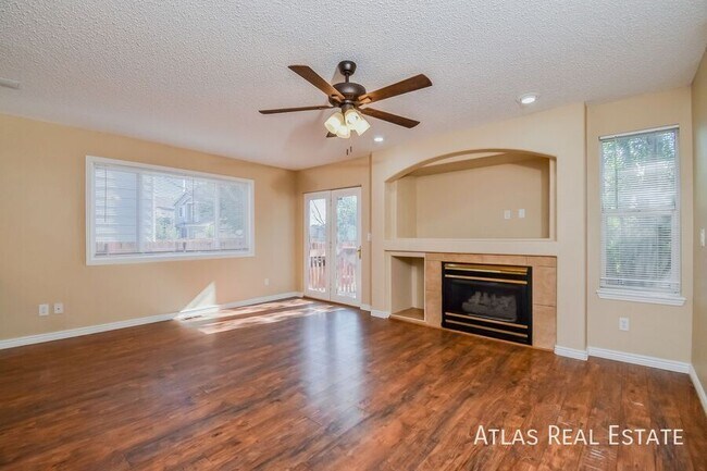 Foto del edificio - 2115 Hibbard Ln