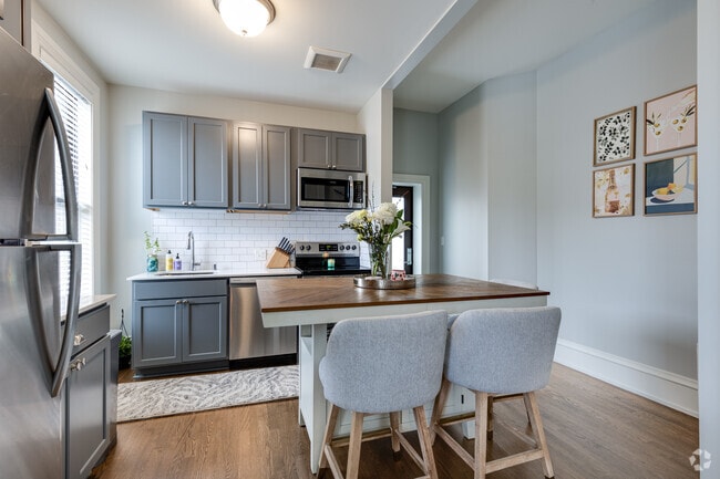 1BR, 1BA - 705SF - Kitchen - Bowler Lofts