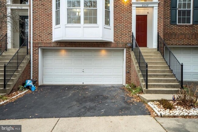 Building Photo - 8648 Royal Worcester Ln