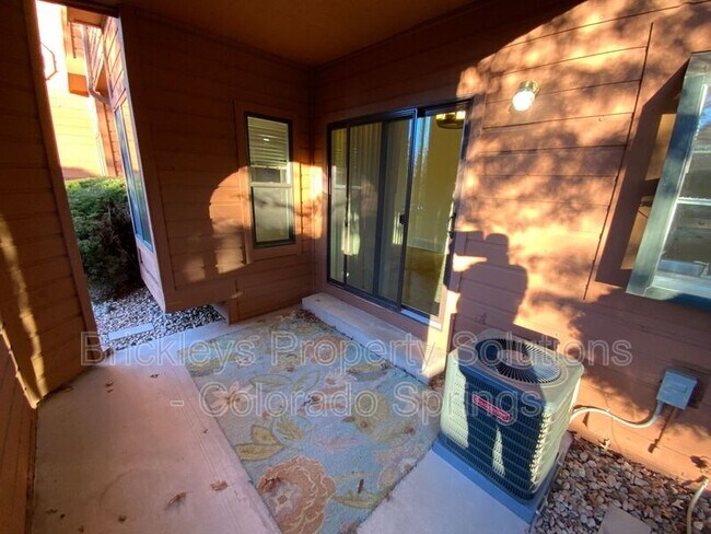 Foto del edificio - 5048 Sunsuite Trail