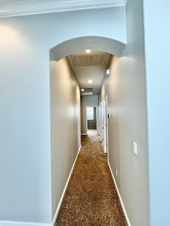 Foto del edificio - Spacious 4 Bedroom 2 Bathroom Single Famil...