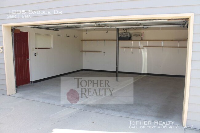 Building Photo - 1005 Saddle Dr