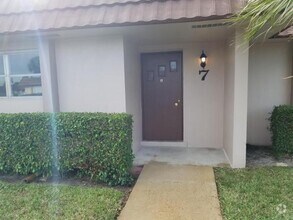 Building Photo - 5725 Fernley Dr E