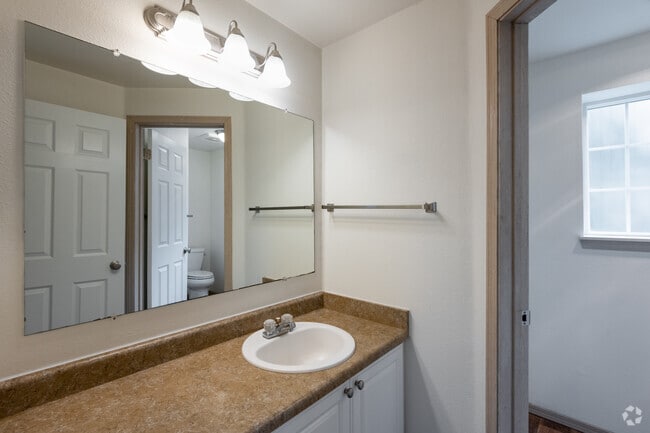 3BD, 2BA - 1,145SF - Breckenridge Apartments