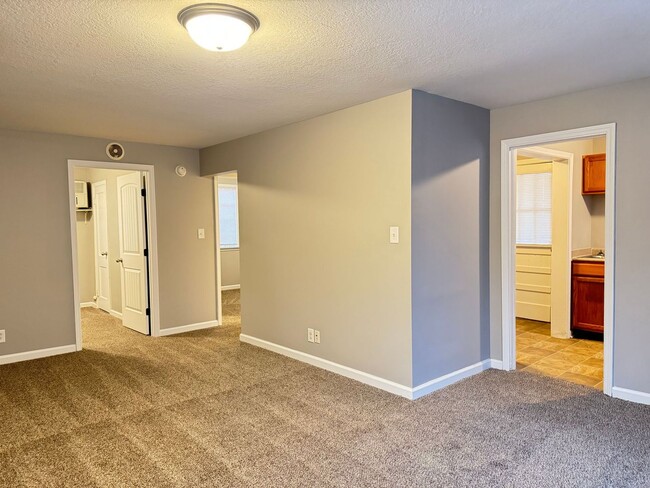 Building Photo - 507 Baker St