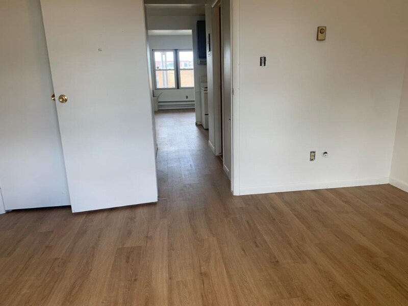 Primary Photo - 7000 Kennedy Ave
