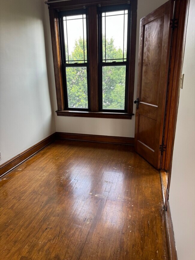 Foto del edificio - 2435 W Thomas St