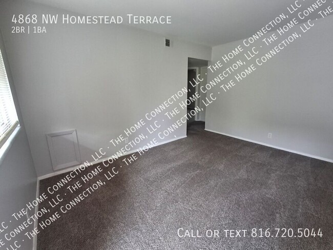 Foto del edificio - 4862-4868 NW Homestead Terrace