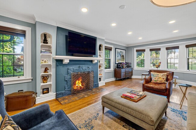 Foto del edificio - 4112 N Downer Ave