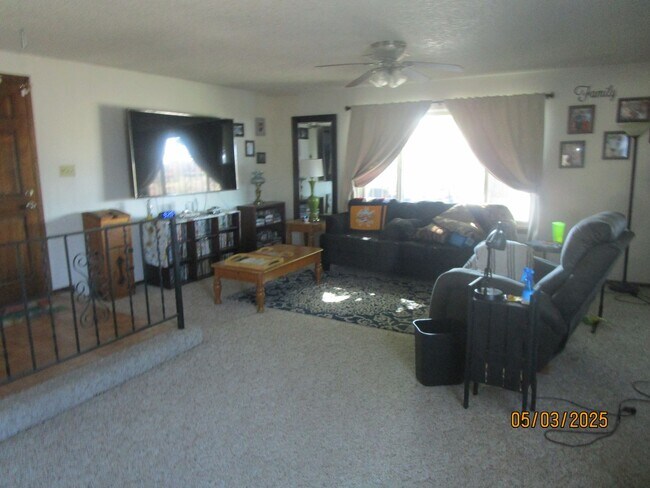 Foto del edificio - NW 4 BR Home large yard/outdoor space