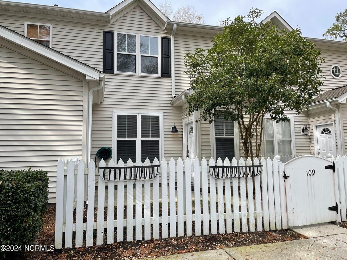 Primary Photo - 5813 Wrightsville Ave