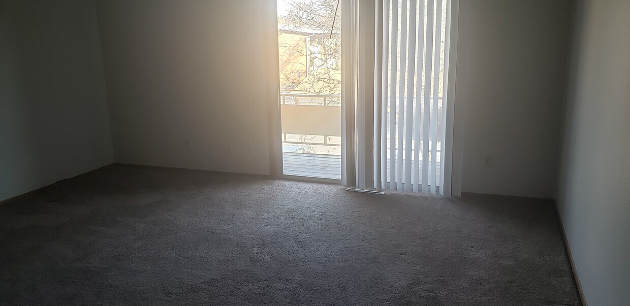 Balcony - 2257 Starr Ave