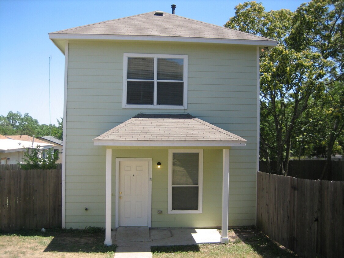 Photo - 1806 Perez St.