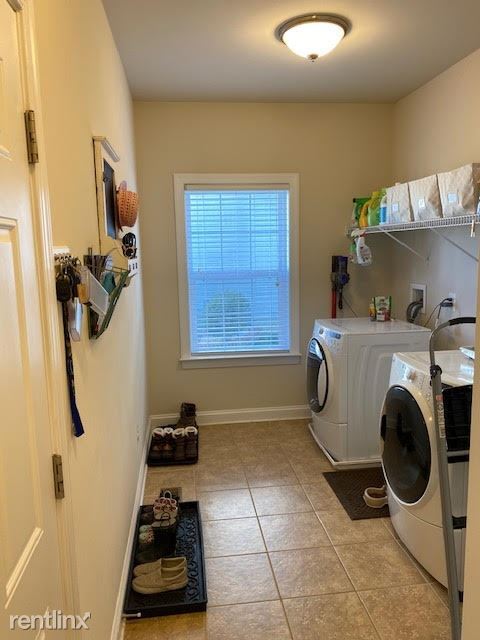 Building Photo - 5 br, 3.5 bath House - 9592 Pep Rally Ln