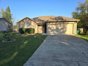 Building Photo - 121 Weathering Dr