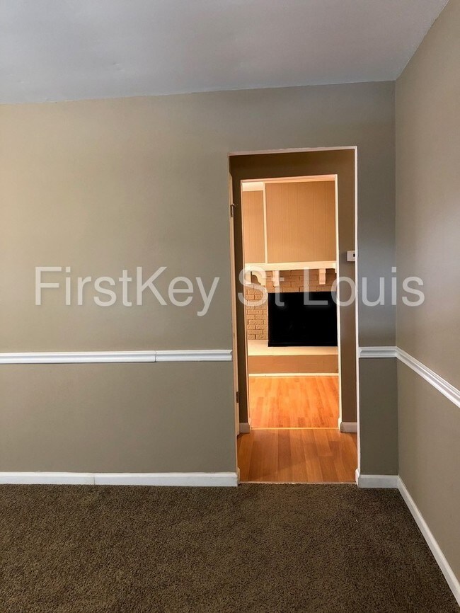 Building Photo - 917 Oriental Dr