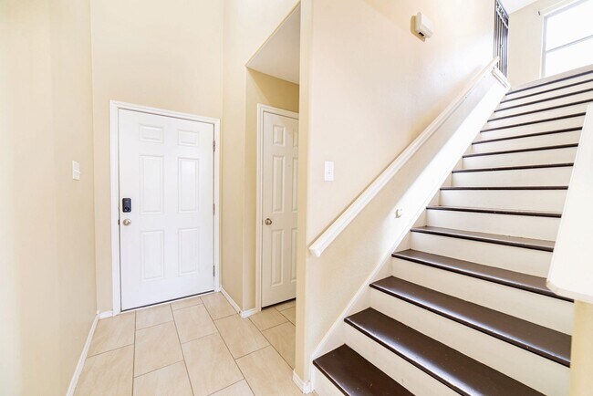 Building Photo - 4316 Ramona Dr