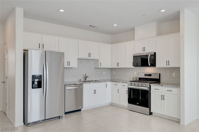 Foto del edificio - 662 Bellus Pl