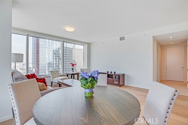 Building Photo - 889 Francisco St