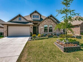 Building Photo - 3305 Fort St