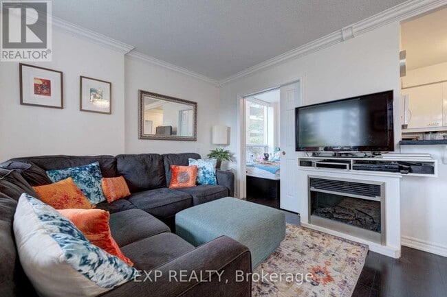 Building Photo - 300-300 Balliol St