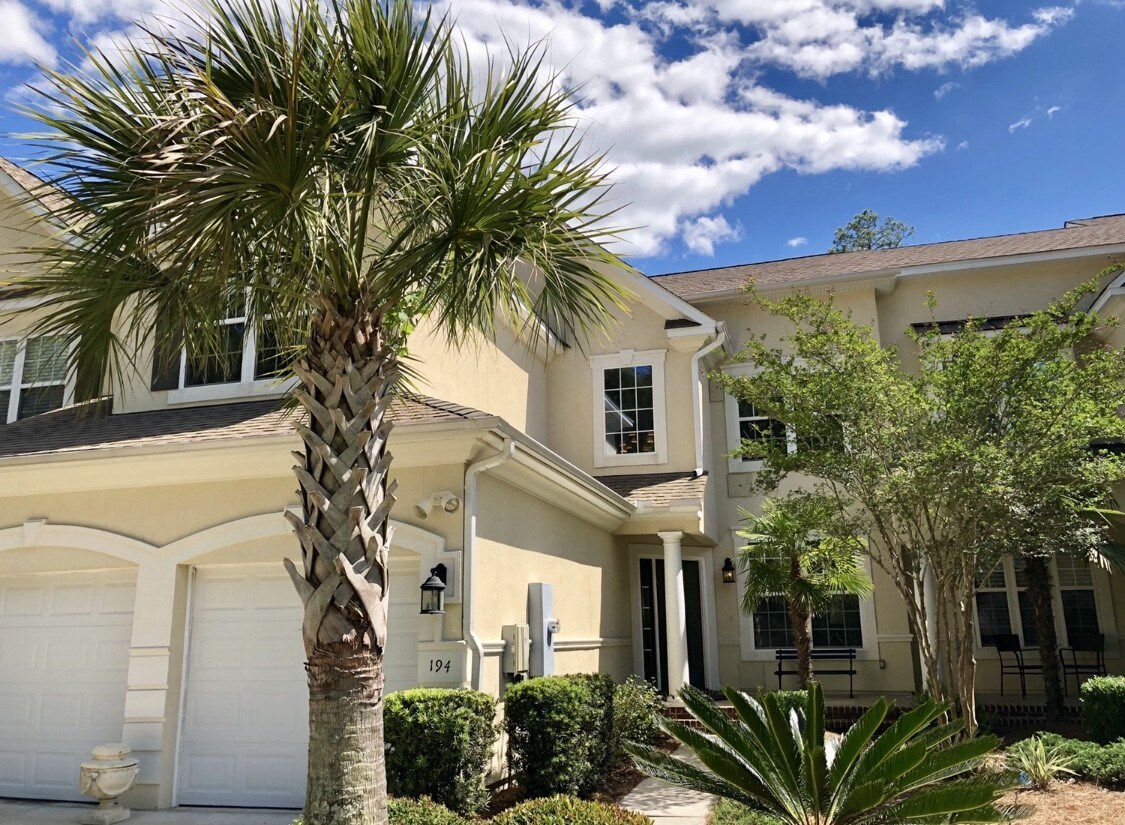 Front of Townhome - 194 Wicklow Dr
