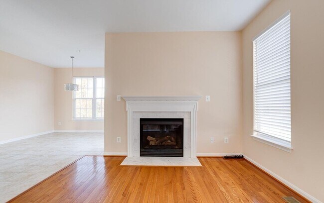 Foto del edificio - Charming Abingdon Townhome with Modern Upgrades!