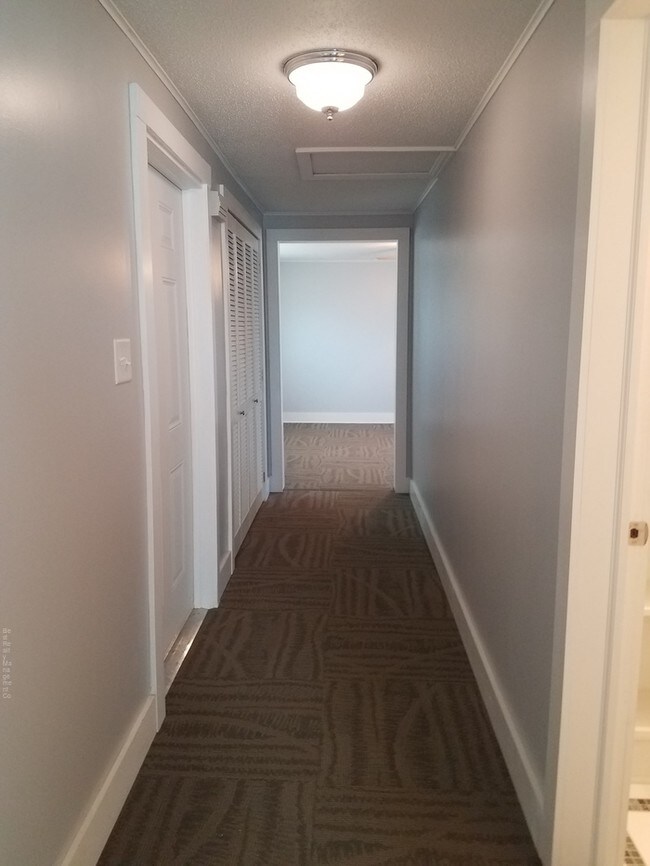 Foto del edificio - 704 W Pine St