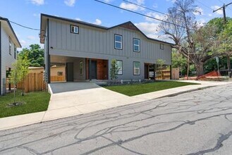 Building Photo - 227 S Grimes St