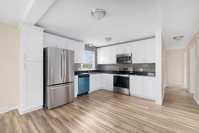 Foto del edificio - 130 Greenmeadow Ln