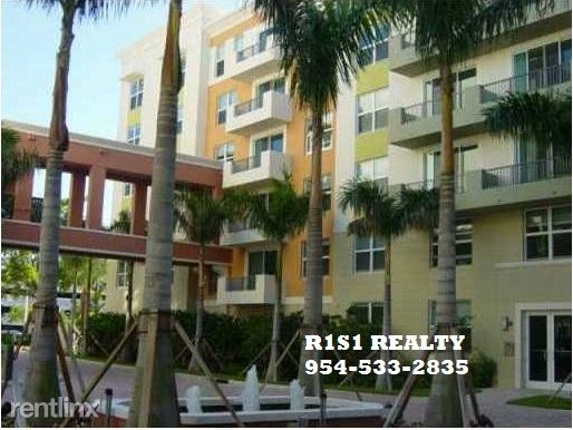 1 br, 1 bath Condo - 2421 NE 65th St xxx photo'