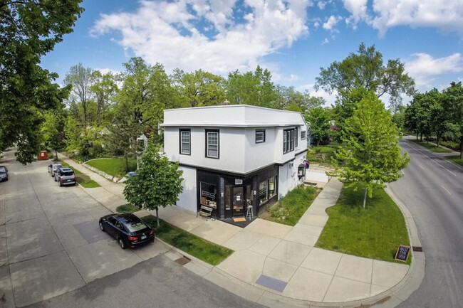 Building Photo - Nokomis