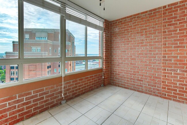 Building Photo - 2181 Jamieson Ave