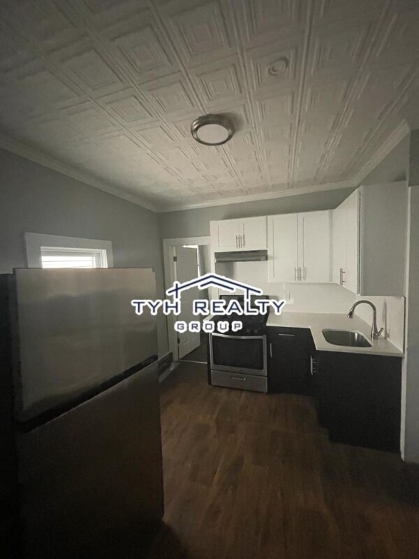 228 S 5th St Unit 2F