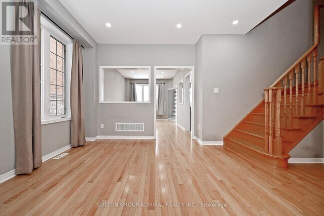 Building Photo - 41 Big Hill Cres