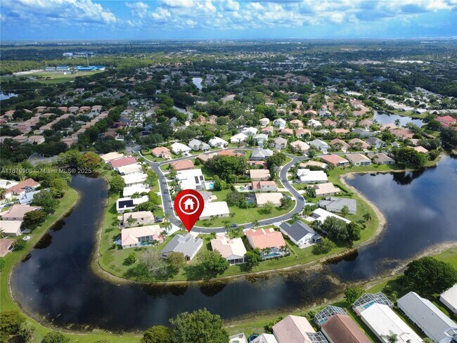 Foto del edificio - 2549 Egret Lake Dr