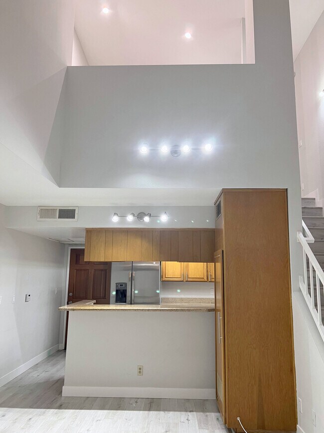 Building Photo - 5242 Cartwright Ave
