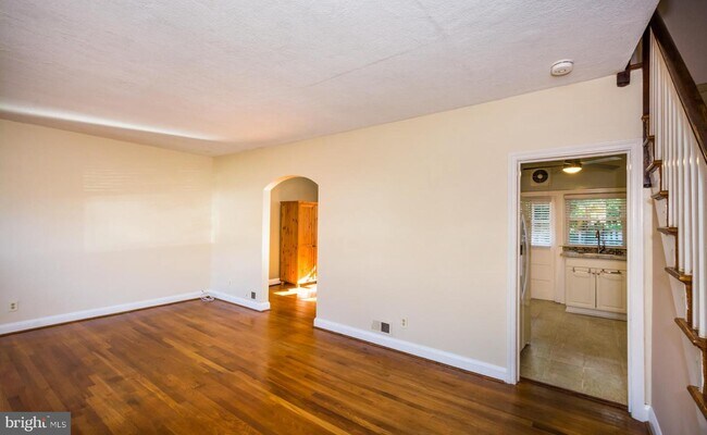 Foto del edificio - 17 Briarwood Rd