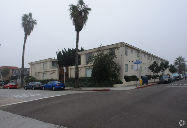 Building Photo - 5085 Saratoga Ave