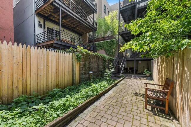 Foto del edificio - 107 Harrison St