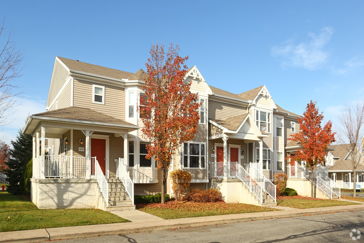 Calles arboladas - Springbrook Townhomes