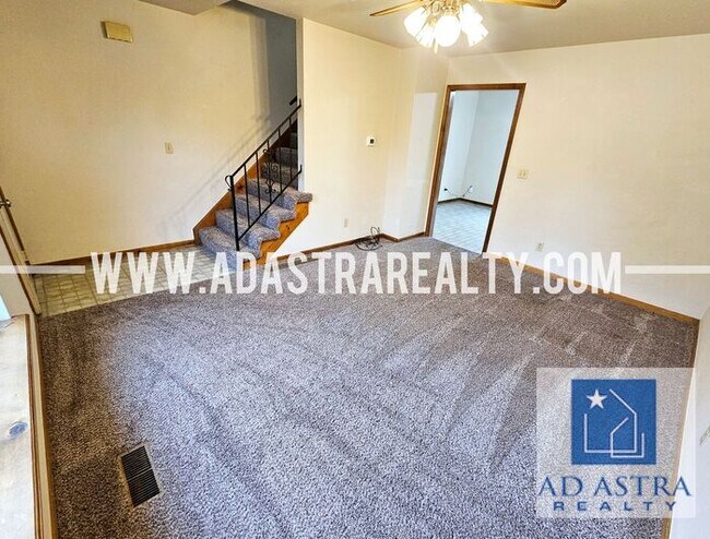 Foto del edificio - Beautiful Updated Duplex in Grandview-Available in MAY!!